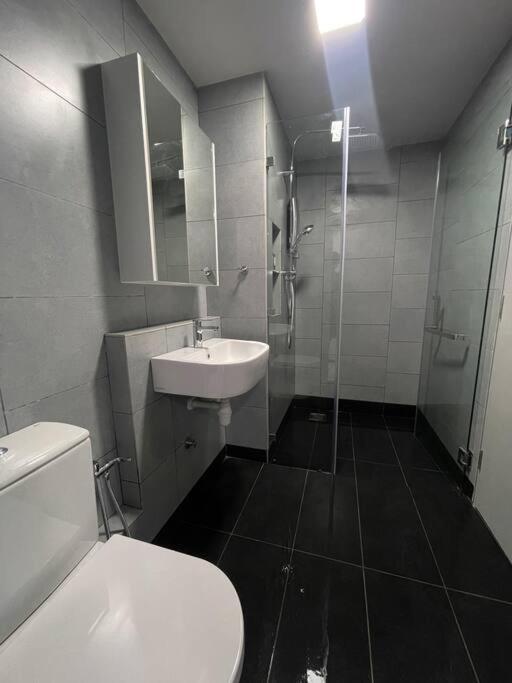 Jesselton Quay,2Br,4-5Pax,Mountain View Apartment Kota Kinabalu Ngoại thất bức ảnh